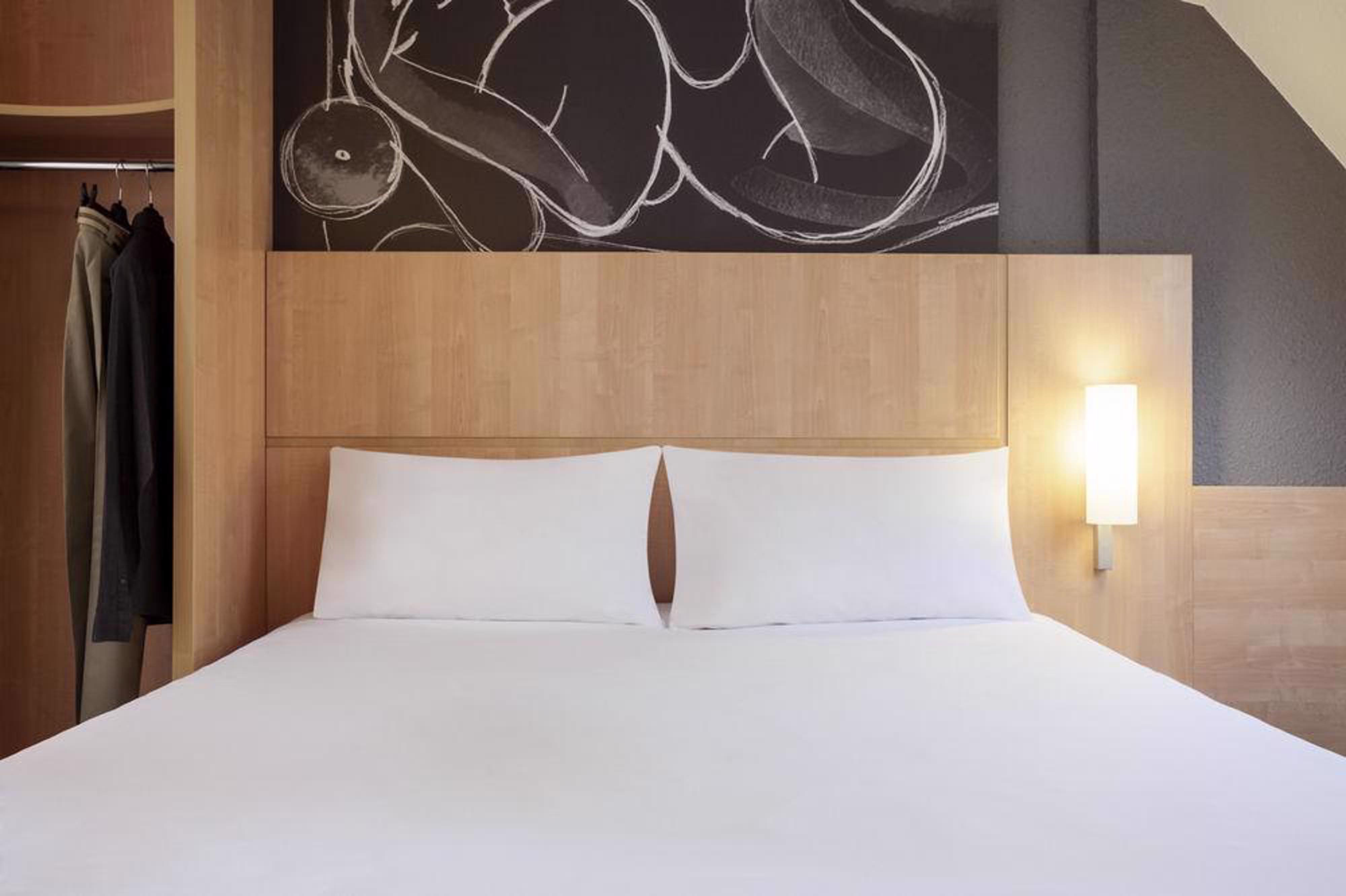 ไอบิส ปารีส แมน มงปาร์นาส 14 Hotel ภายนอก รูปภาพ