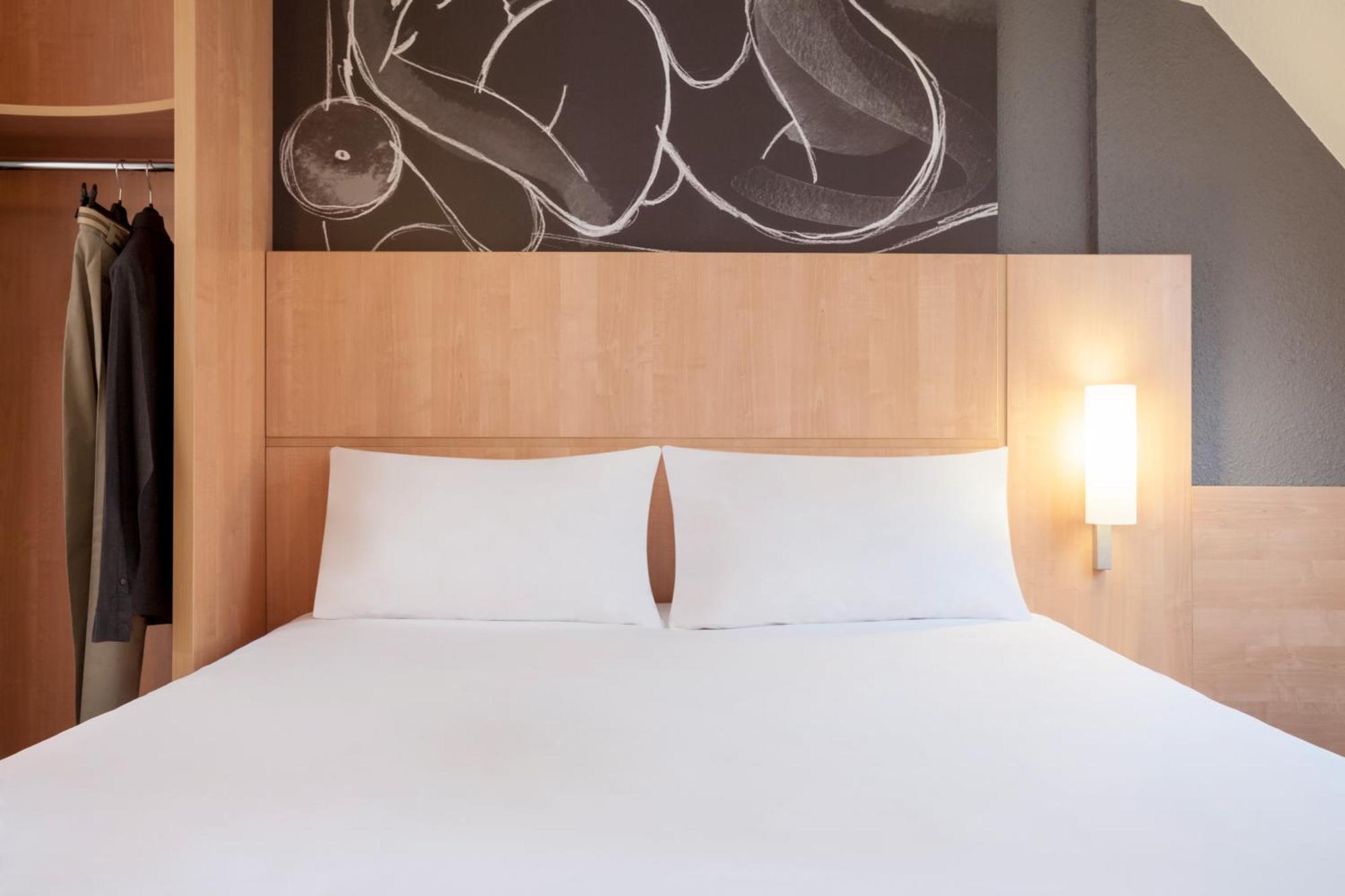 ไอบิส ปารีส แมน มงปาร์นาส 14 Hotel ภายนอก รูปภาพ